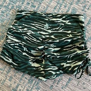 Ryderwear Wild Scrunch Gym Shorts - Tiger Green Size M Never Worn